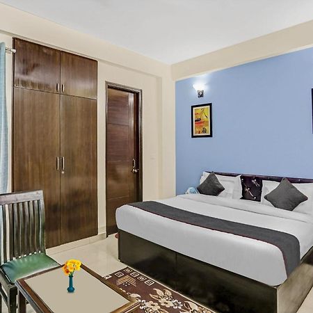 Townhouse Rumaisa Indirapuram Ngoại thất bức ảnh