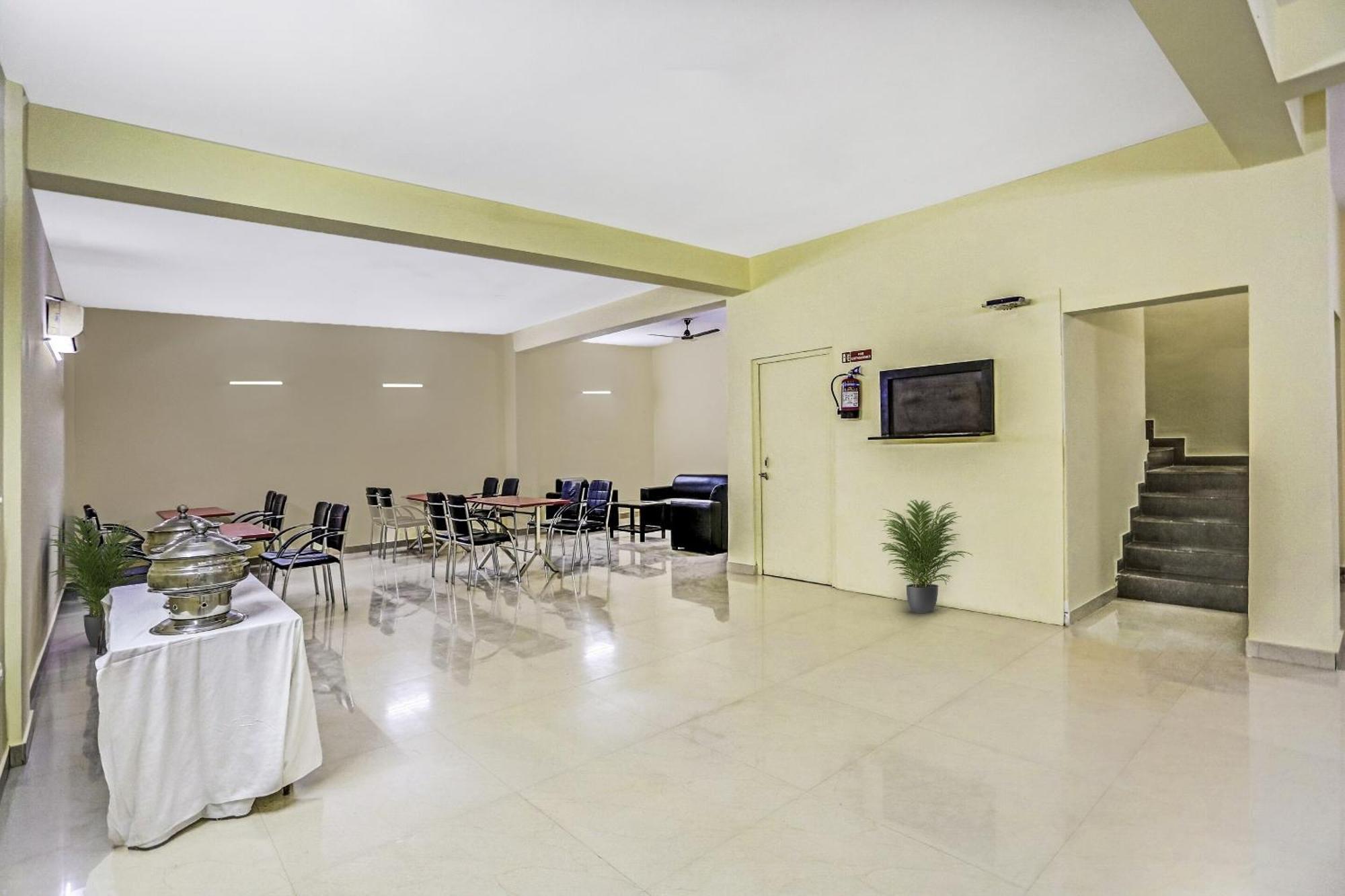 Townhouse Rumaisa Indirapuram Ngoại thất bức ảnh