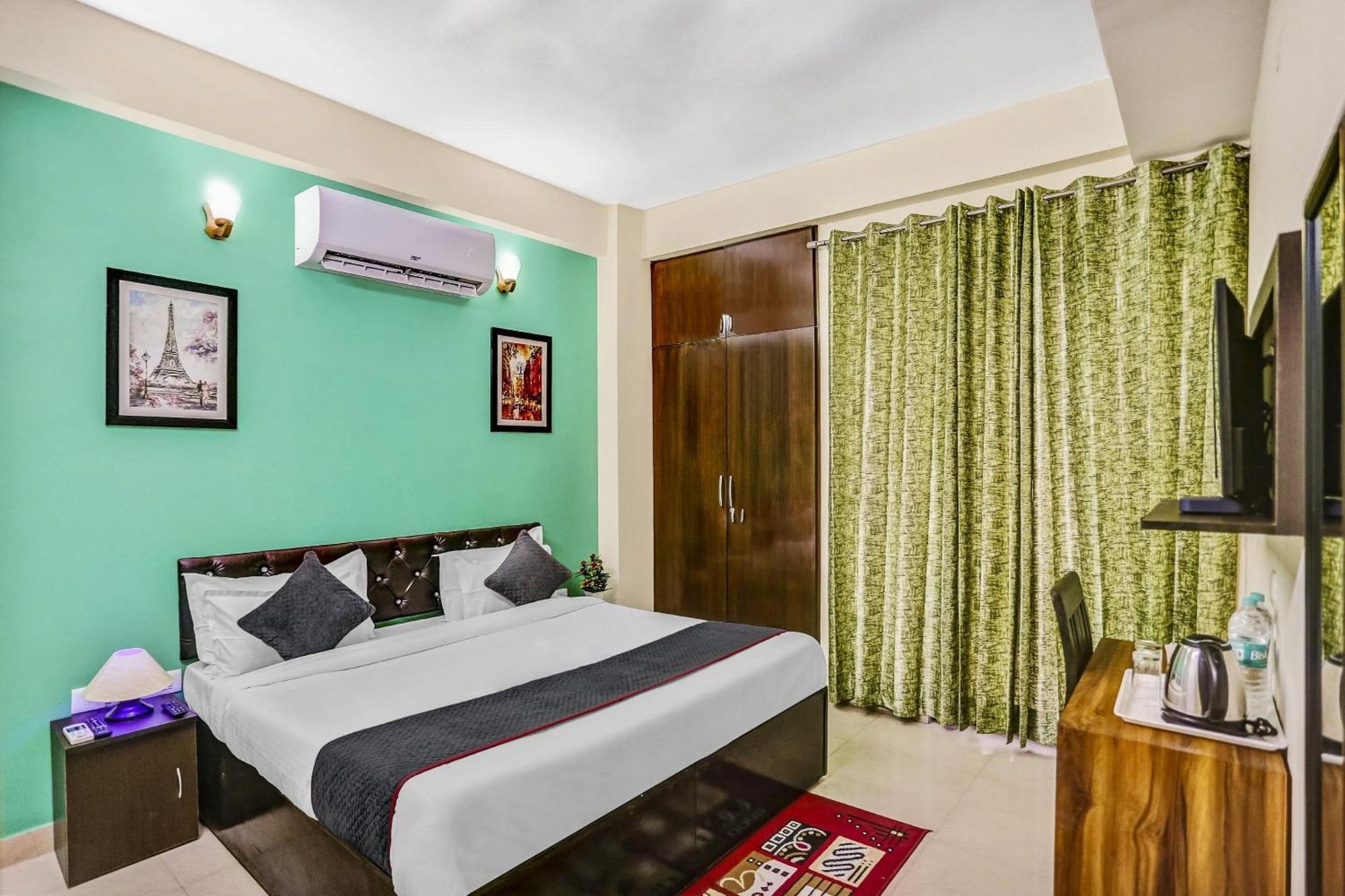Townhouse Rumaisa Indirapuram Ngoại thất bức ảnh