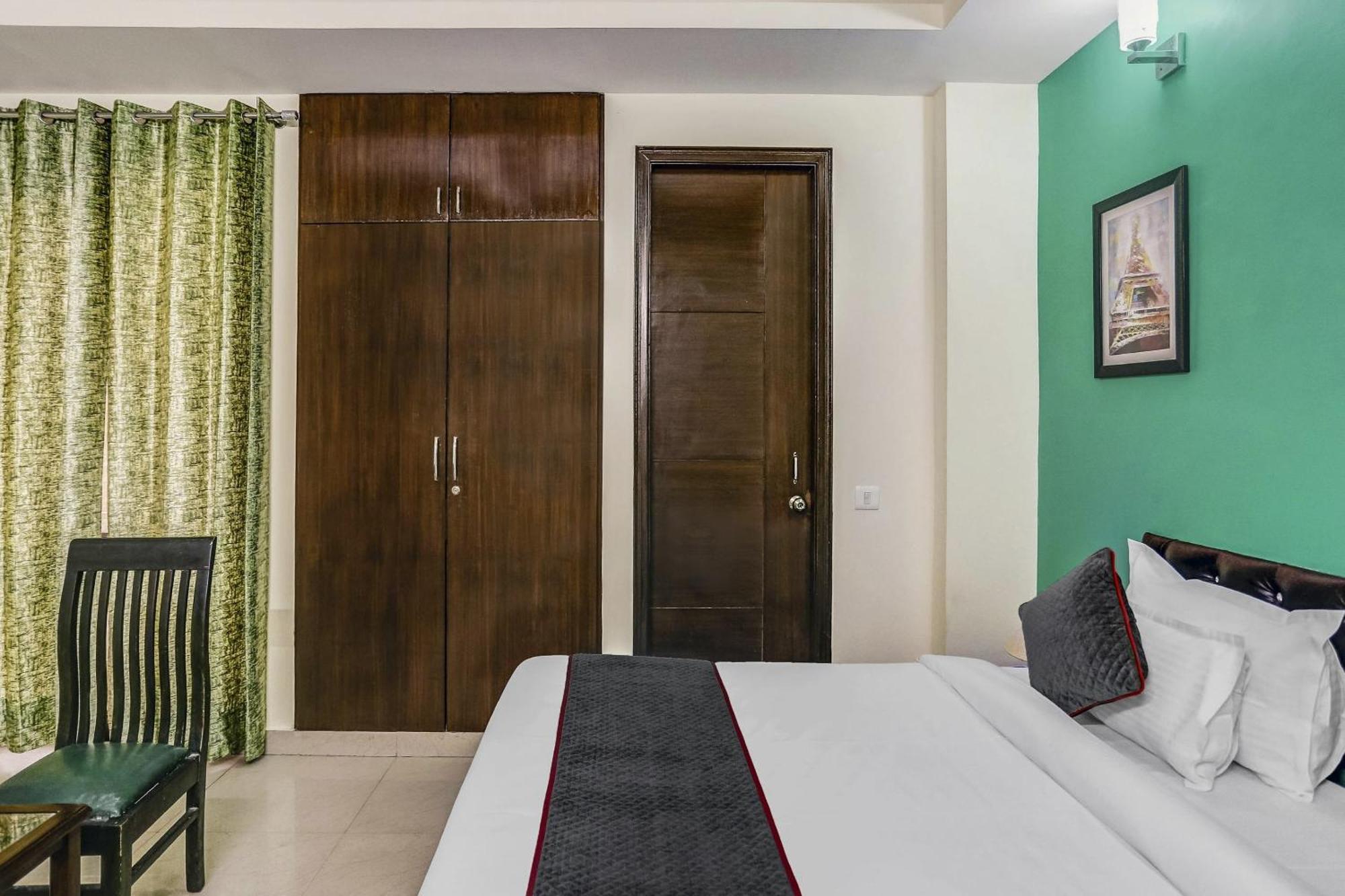 Townhouse Rumaisa Indirapuram Ngoại thất bức ảnh